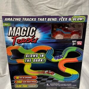 New As Seen On TV Magic Tracks Glow Set